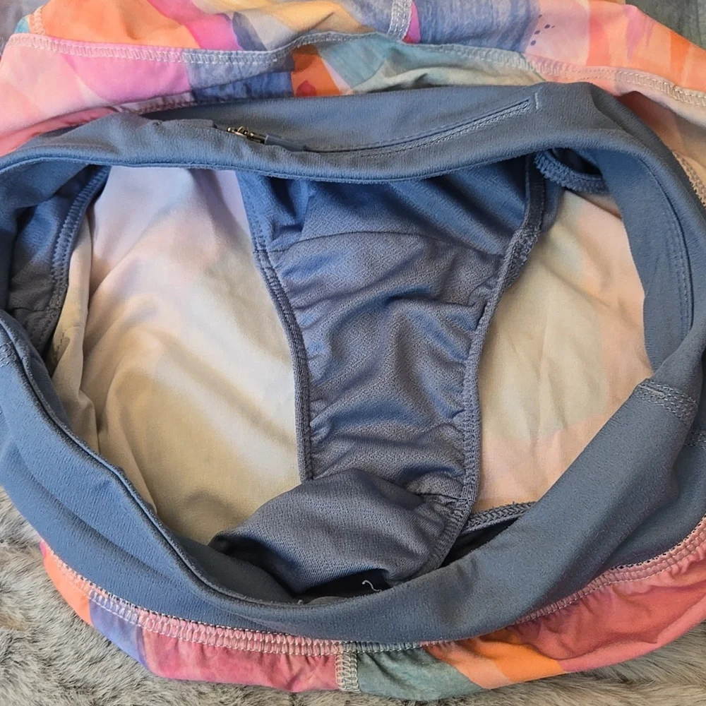 Athleta Girl Run The World Shorts, Girls Large, Great Condition